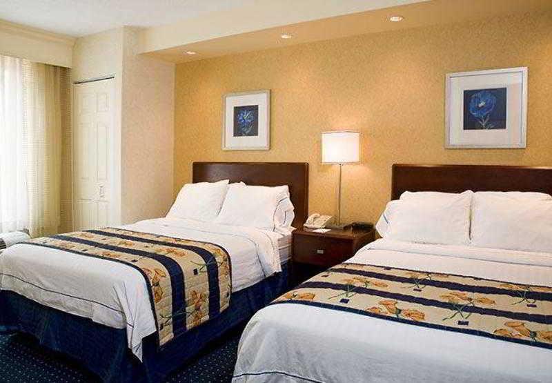 Springhill Suites Detroit Southfield Exterior photo